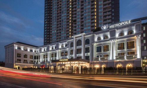 Hit the luxury boutique @ Metropole Bangkok